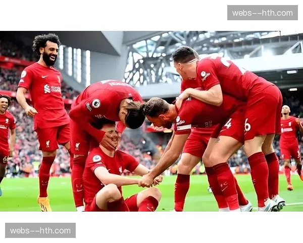 热刺防线轮换应对戴维斯伤缺，三人构建分担出球压力